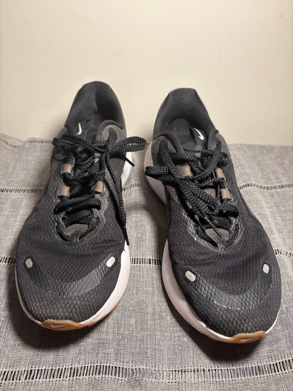 Nike React Escape Run 2 Road Running black shoes women 8